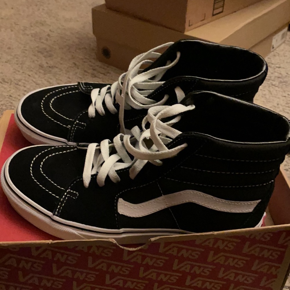 Hi-Top Vans - Picture 2 of 2